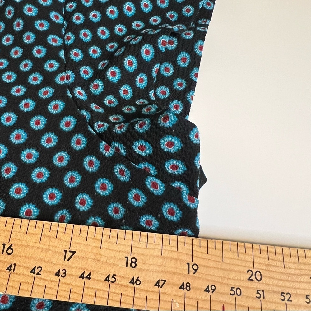 Lily White Black and Blue Geometric Blouse - Picture 9 of 9